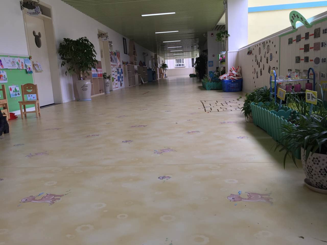 息烽县第一幼儿园pvc地胶施工结束