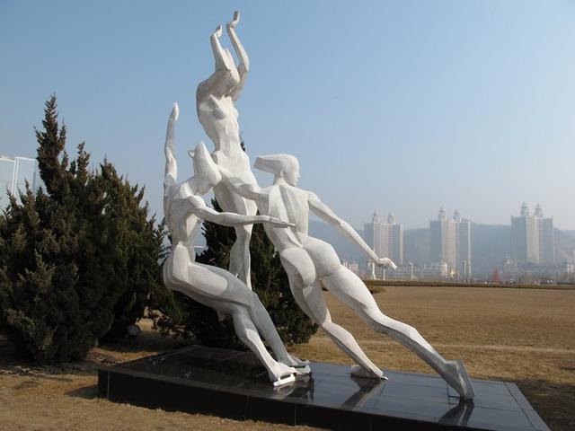 兴义校园文化雕塑