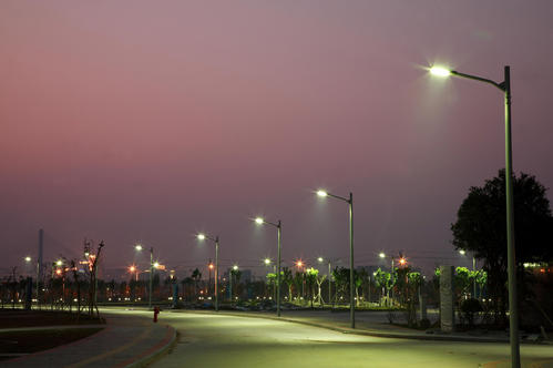 塔城新疆太阳能路灯突然不亮是什么原因