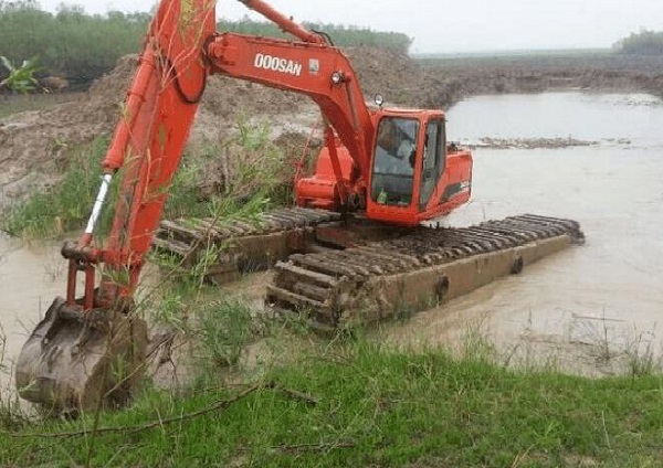 河道疏通处理、淤泥处理提前准备