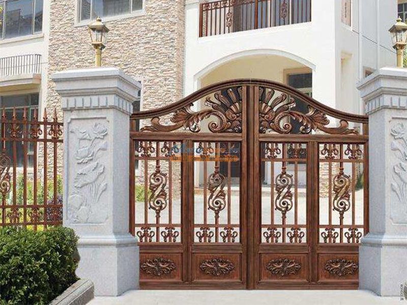 为什么说广东铝艺大门相对容易安装在别墅？