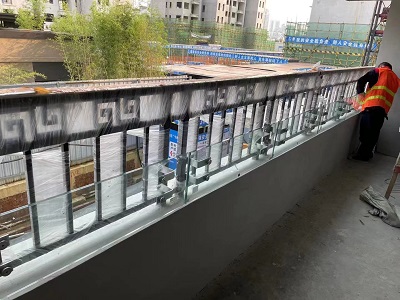 钦州广西阳台护栏供应商浅谈阳台护栏的高度应该是多少？