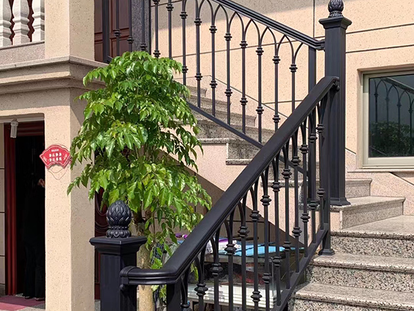 安徽铝艺楼梯护栏的特性