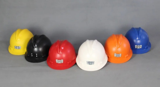 安全帽的选择可根据自己工作危险程度选择