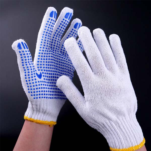 棉纱劳动保护手套广泛应用于日常生活中