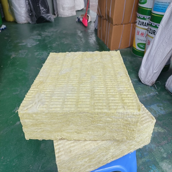 来宾广西岩棉厂家岩棉保温板有什么特点？