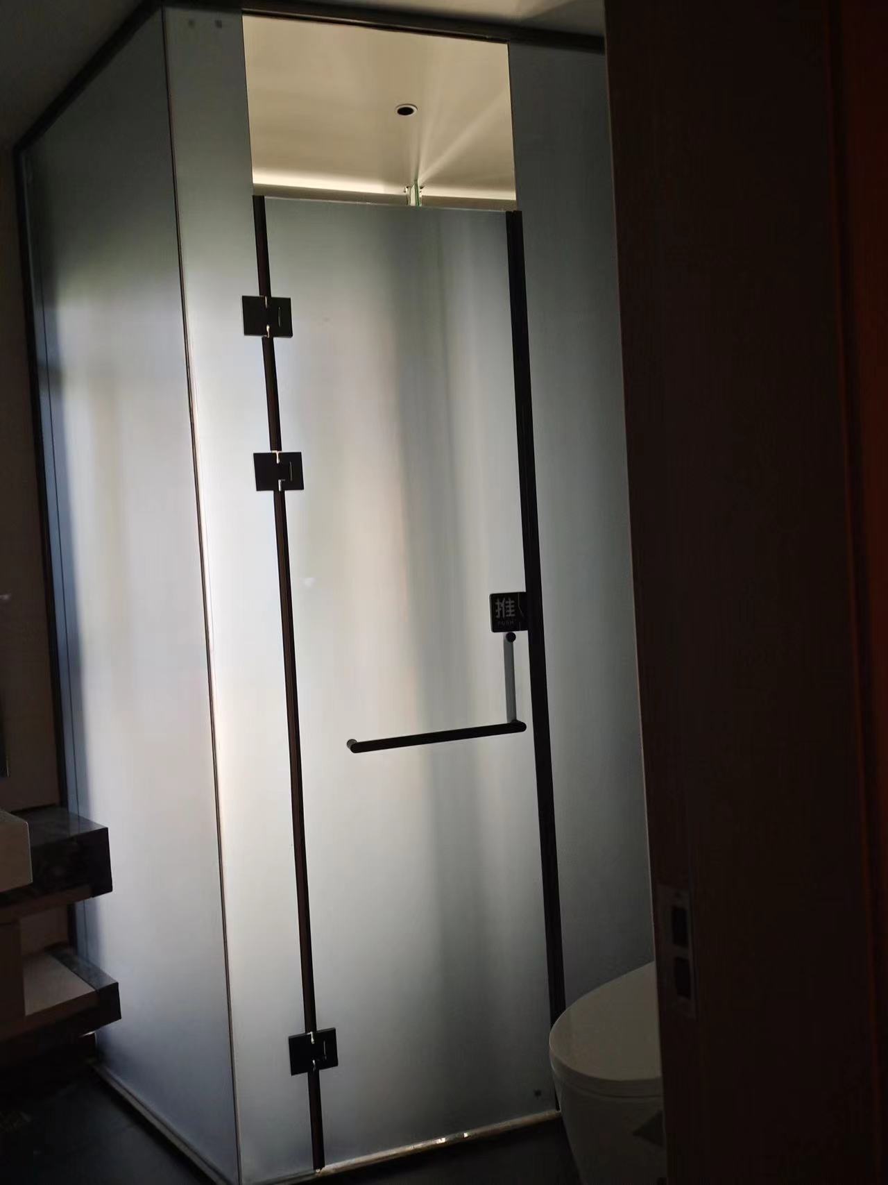 玻璃淋浴门